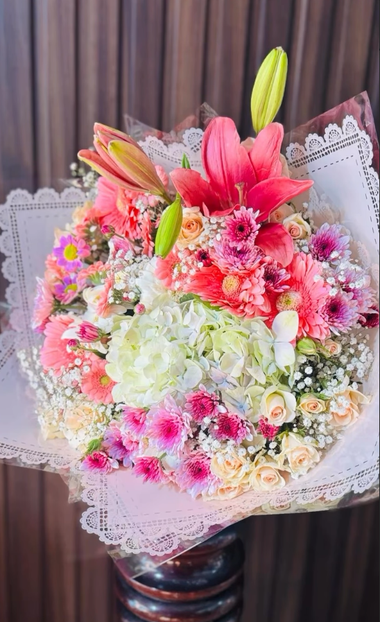 Ramo Lirios y Rosas